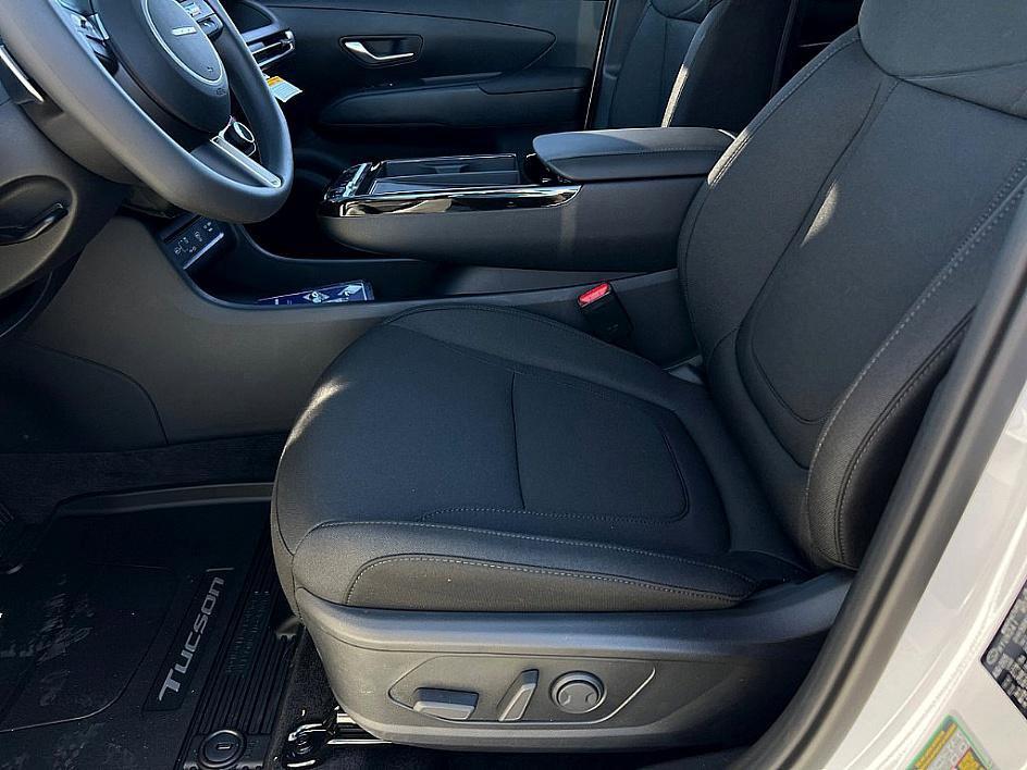 new 2026 Hyundai TUCSON Hybrid car, priced at $32,841