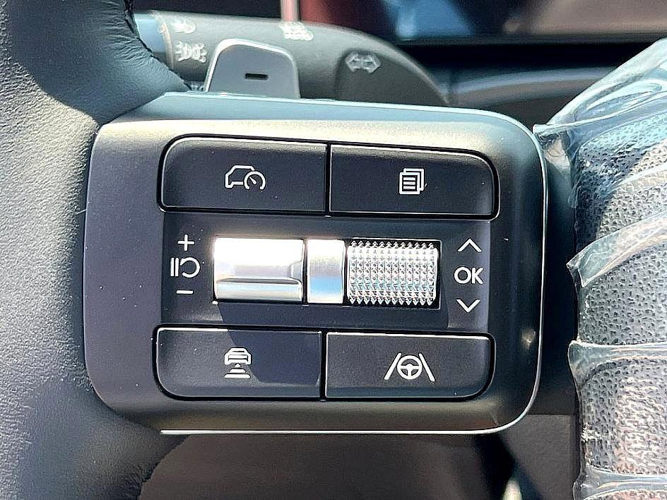 new 2025 Hyundai SANTA FE HEV car, priced at $34,667