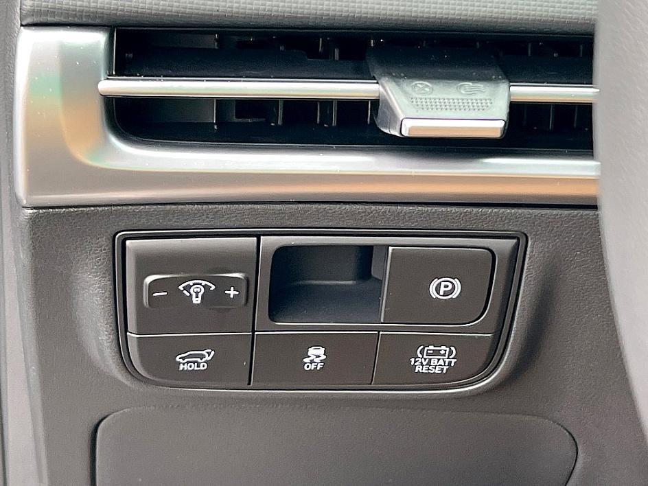 new 2026 Hyundai TUCSON Hybrid car, priced at $31,951