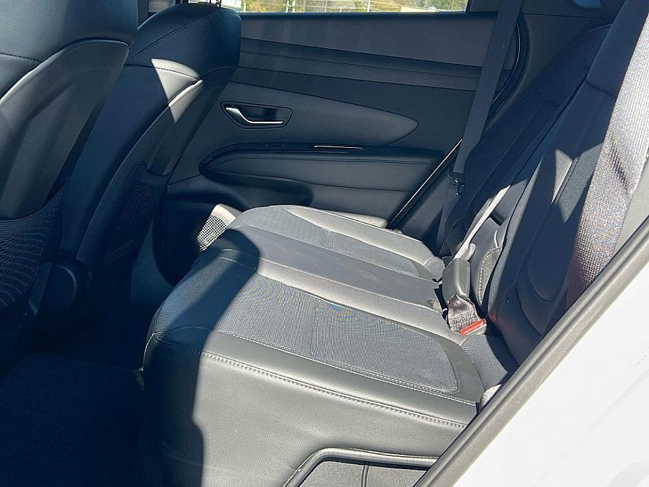 new 2025 Hyundai TUCSON Hybrid car, priced at $38,579