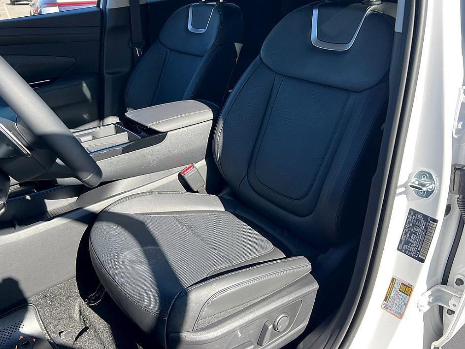 new 2025 Hyundai TUCSON Hybrid car, priced at $38,579