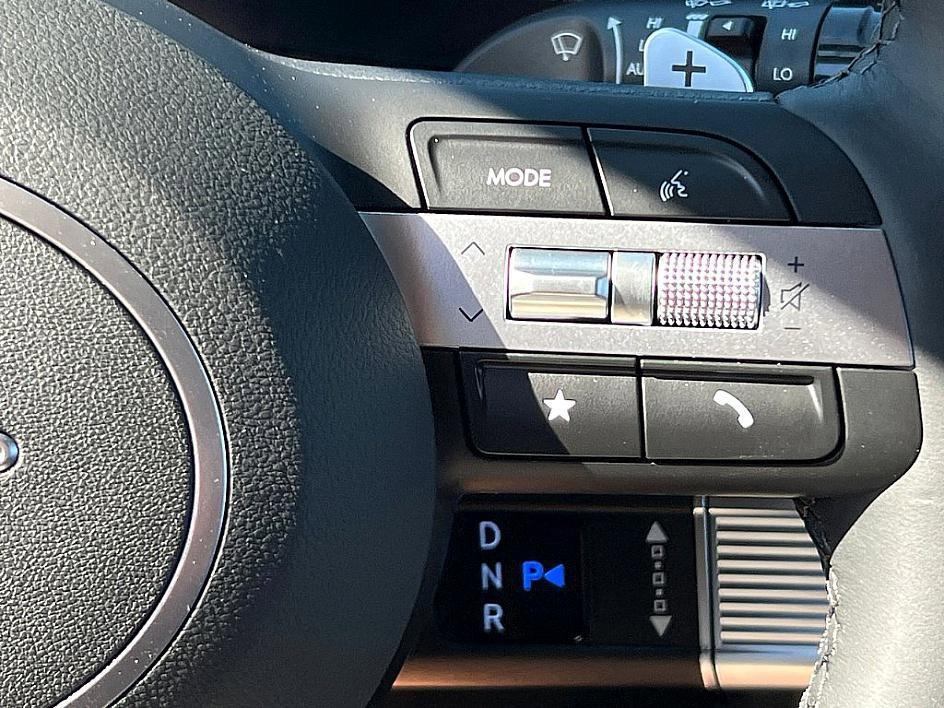 new 2025 Hyundai TUCSON Hybrid car, priced at $38,579