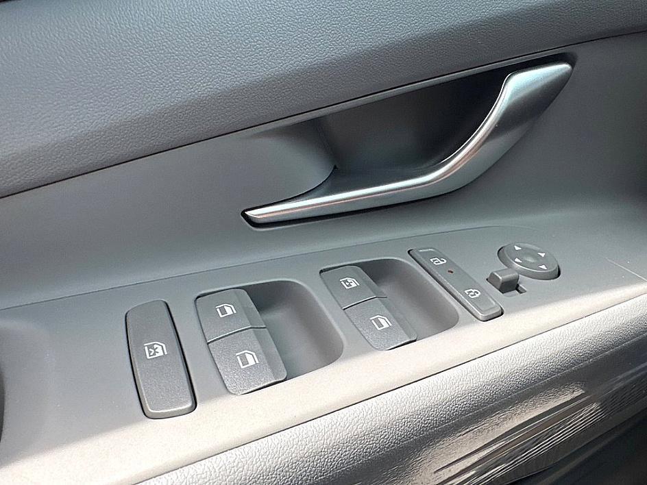 new 2025 Hyundai Elantra car, priced at $26,134