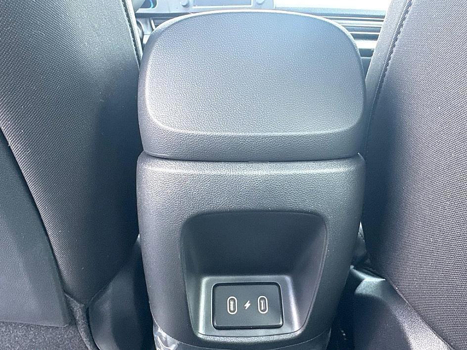 new 2025 Hyundai Elantra car, priced at $23,576