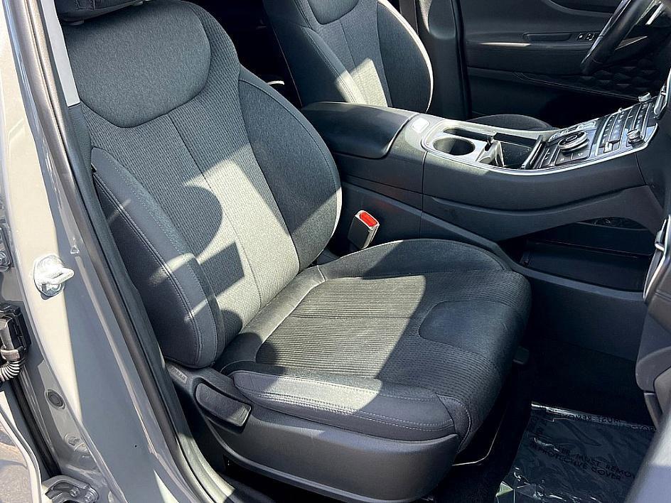 used 2023 Hyundai Santa Fe car, priced at $20,998