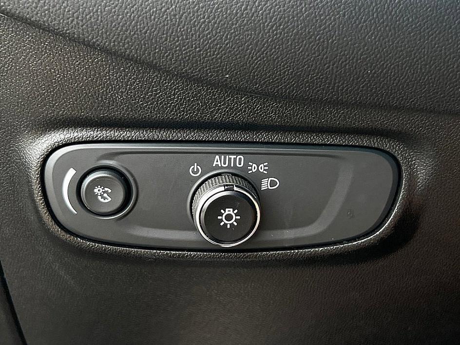 used 2020 Chevrolet Equinox car, priced at $12,879