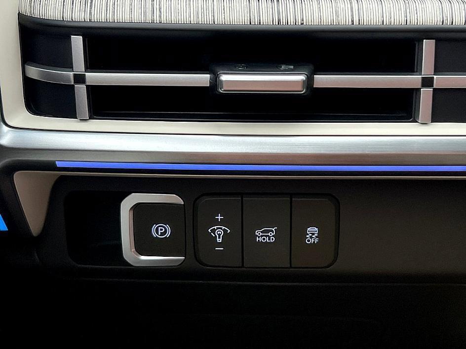 new 2025 Hyundai SANTA FE HEV car, priced at $48,604