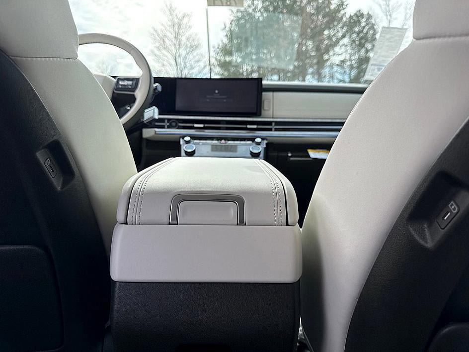 new 2025 Hyundai Santa Fe car, priced at $47,010