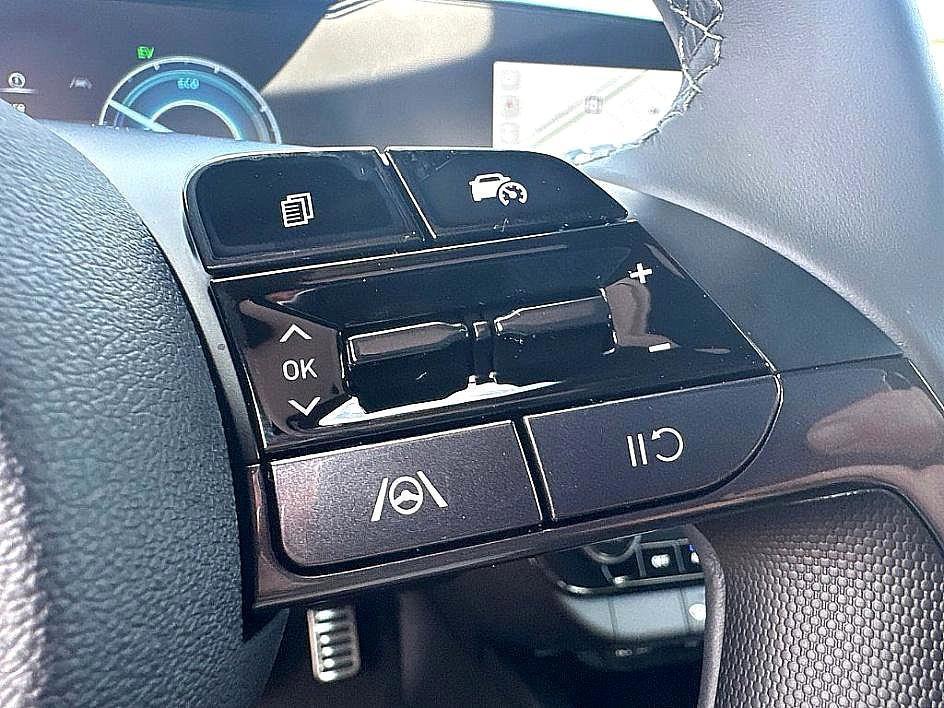 new 2025 Hyundai ELANTRA HEV car, priced at $25,601