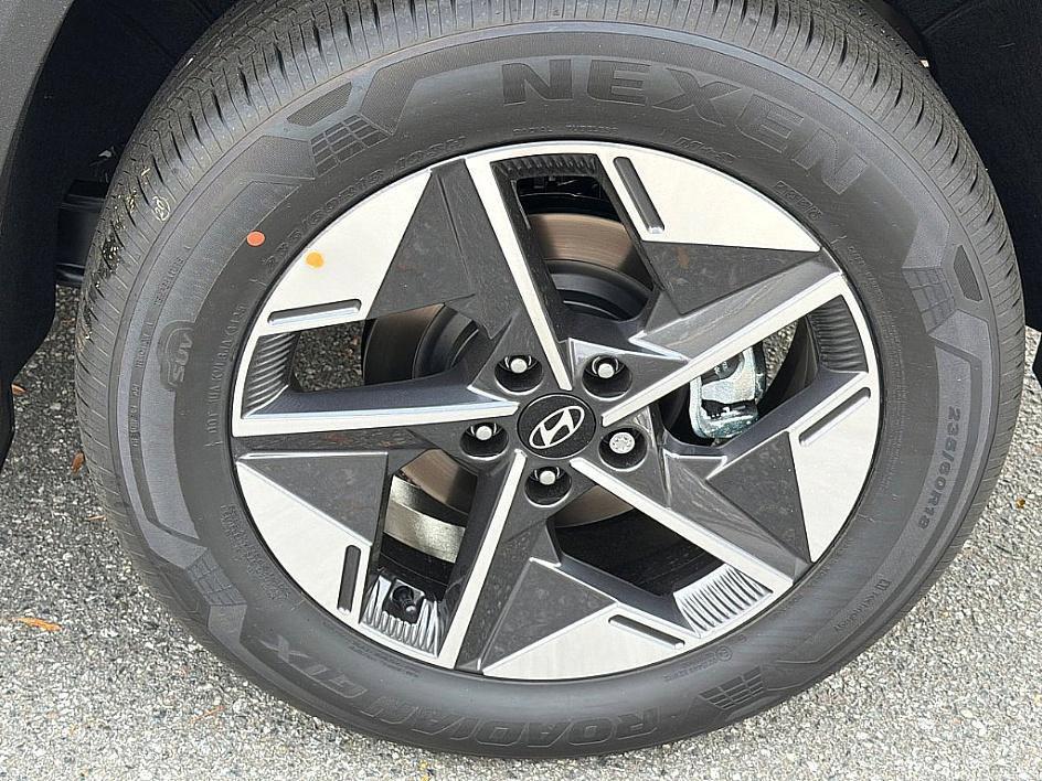 new 2026 Hyundai TUCSON Hybrid car, priced at $32,136