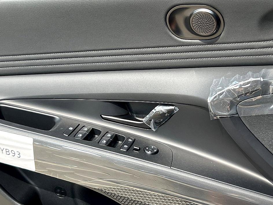new 2025 Hyundai ELANTRA HEV car, priced at $27,215
