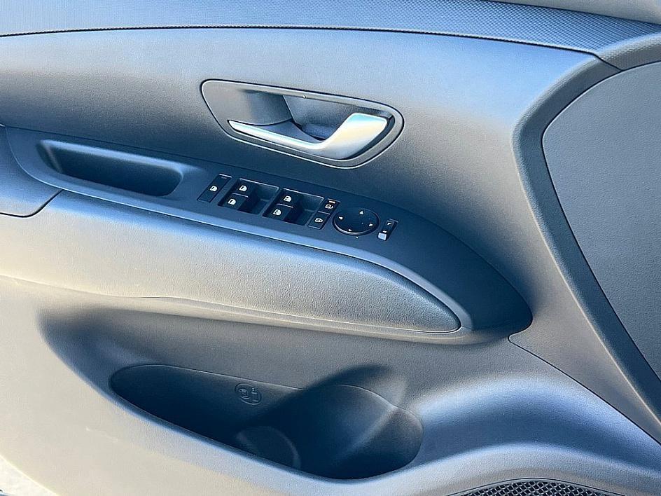 new 2026 Hyundai TUCSON Hybrid car, priced at $31,951