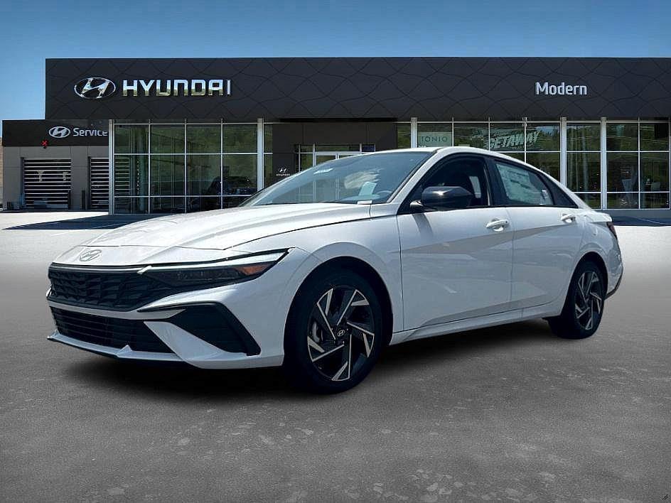new 2025 Hyundai Elantra car, priced at $23,626