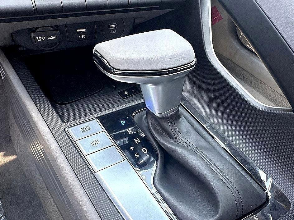 new 2025 Hyundai Elantra car, priced at $23,626