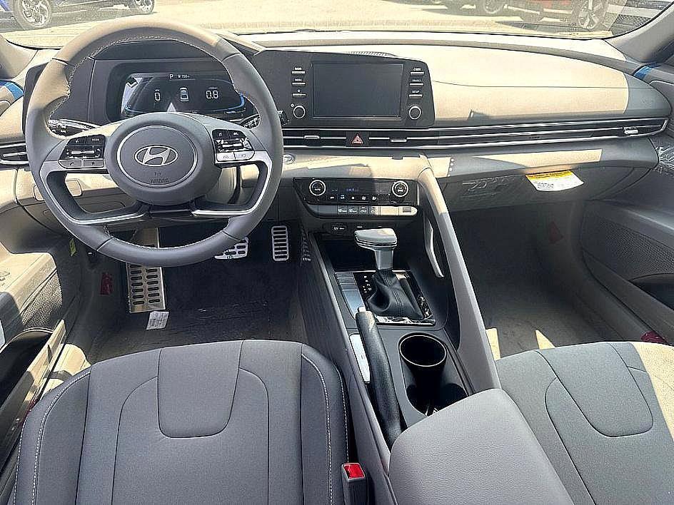 new 2025 Hyundai Elantra car, priced at $23,626