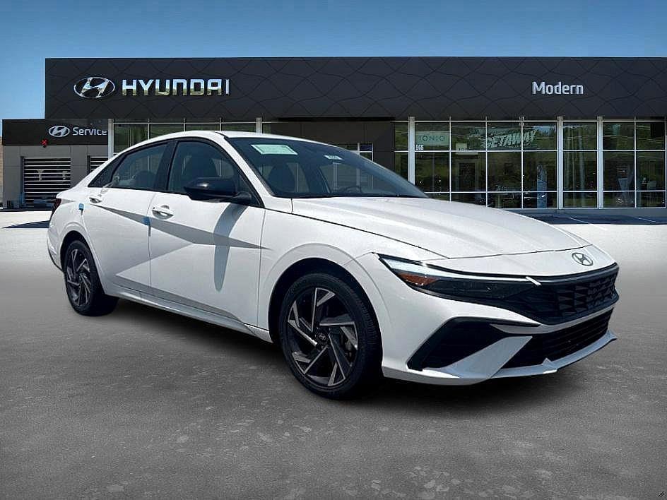 new 2025 Hyundai Elantra car, priced at $23,626