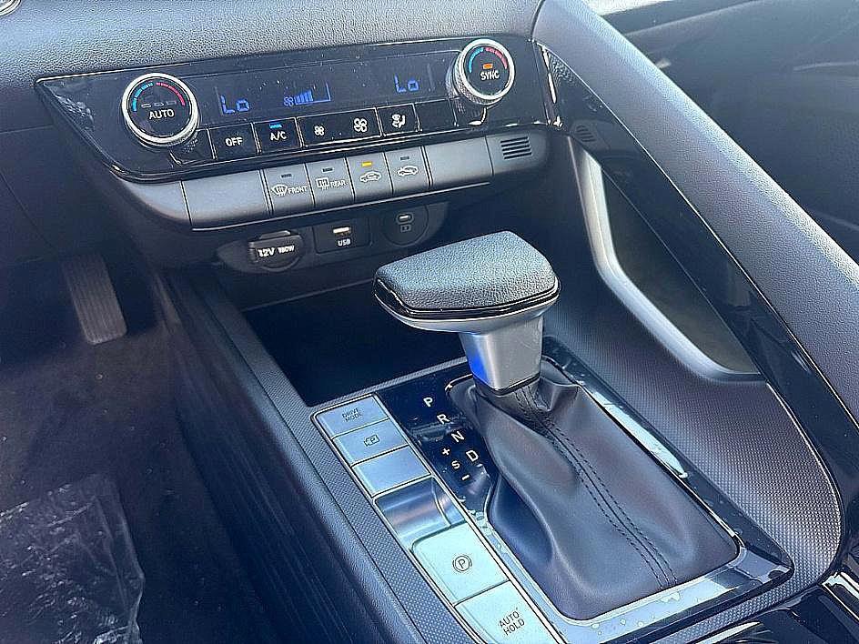 new 2025 Hyundai ELANTRA HEV car, priced at $24,113
