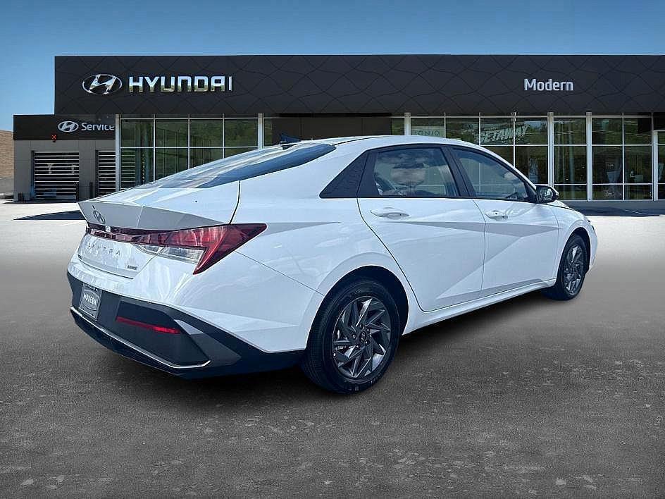 new 2025 Hyundai ELANTRA HEV car, priced at $24,113