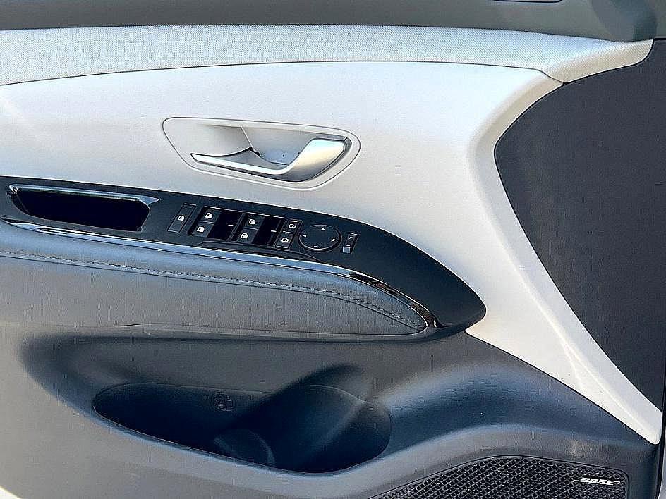 new 2025 Hyundai TUCSON Hybrid car, priced at $41,140