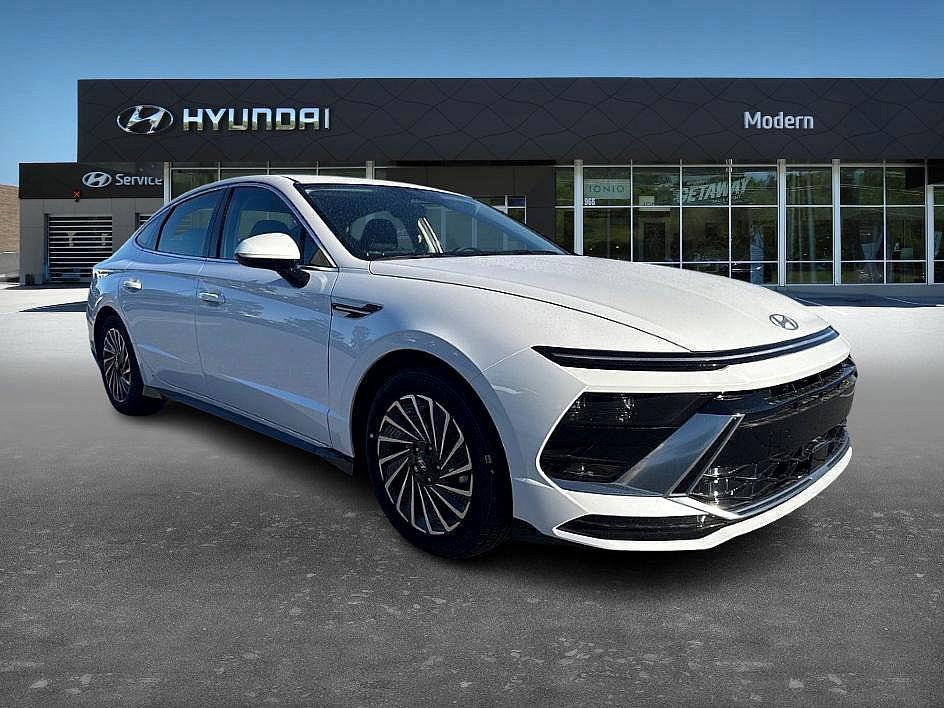 new 2025 Hyundai Sonata Hybrid car, priced at $29,893