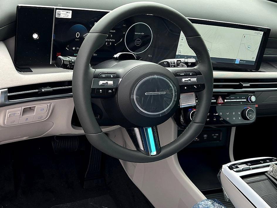 new 2025 Hyundai TUCSON Hybrid car, priced at $41,216