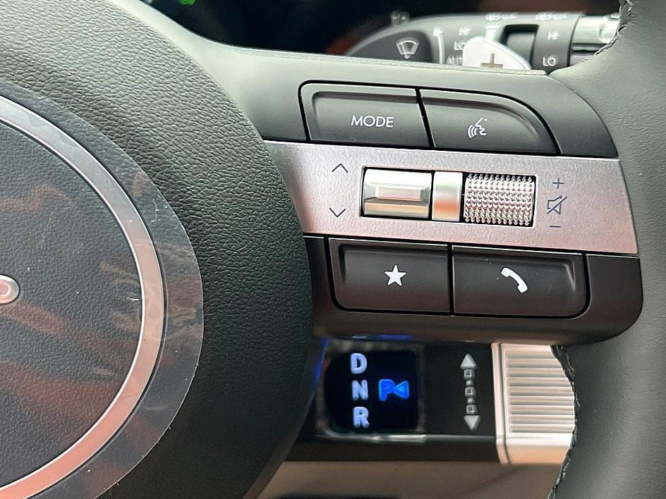 new 2025 Hyundai TUCSON Hybrid car, priced at $41,216