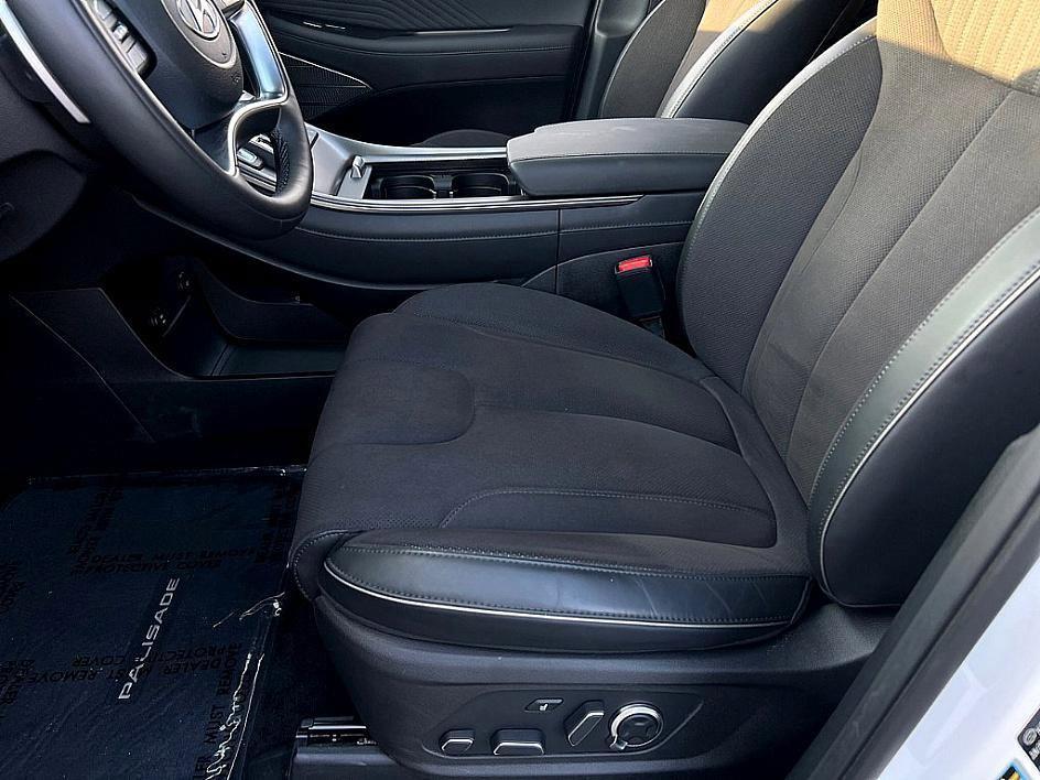 used 2025 Hyundai Palisade car, priced at $45,998