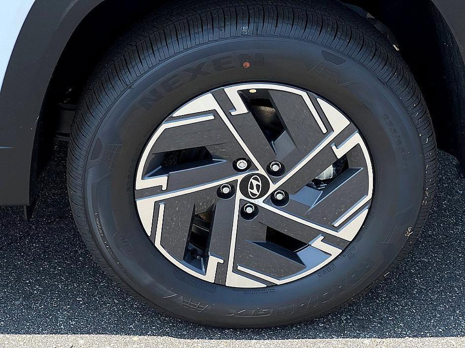 new 2025 Hyundai TUCSON Hybrid car, priced at $34,030