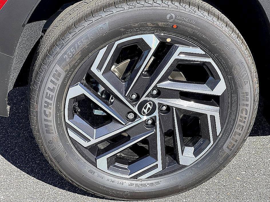 new 2026 Hyundai TUCSON Hybrid car, priced at $40,819