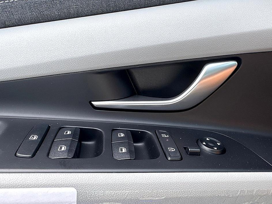 new 2025 Hyundai ELANTRA HEV car, priced at $29,684