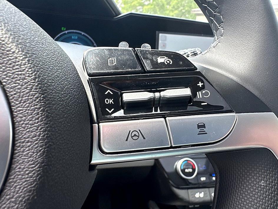 new 2025 Hyundai ELANTRA HEV car, priced at $29,684