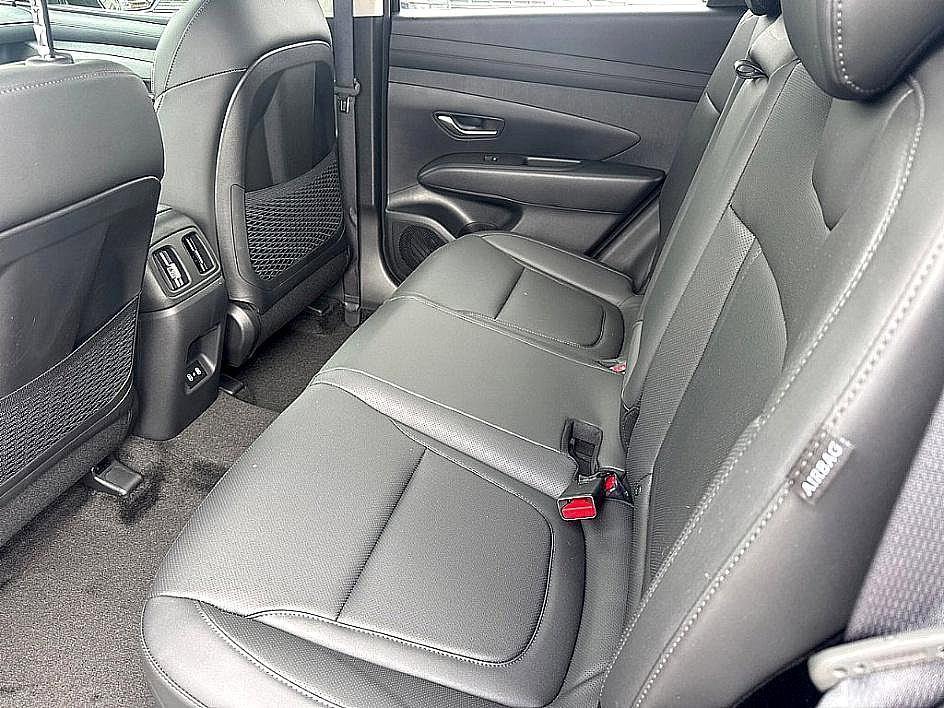 new 2025 Hyundai TUCSON Hybrid car, priced at $33,999