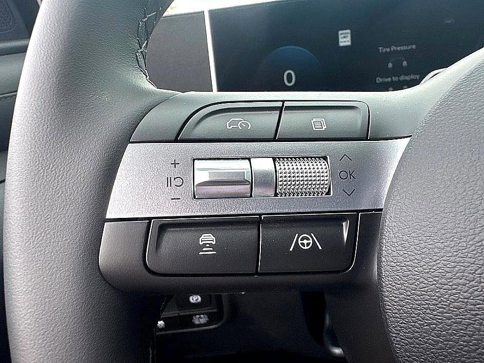 new 2025 Hyundai TUCSON Hybrid car, priced at $33,999