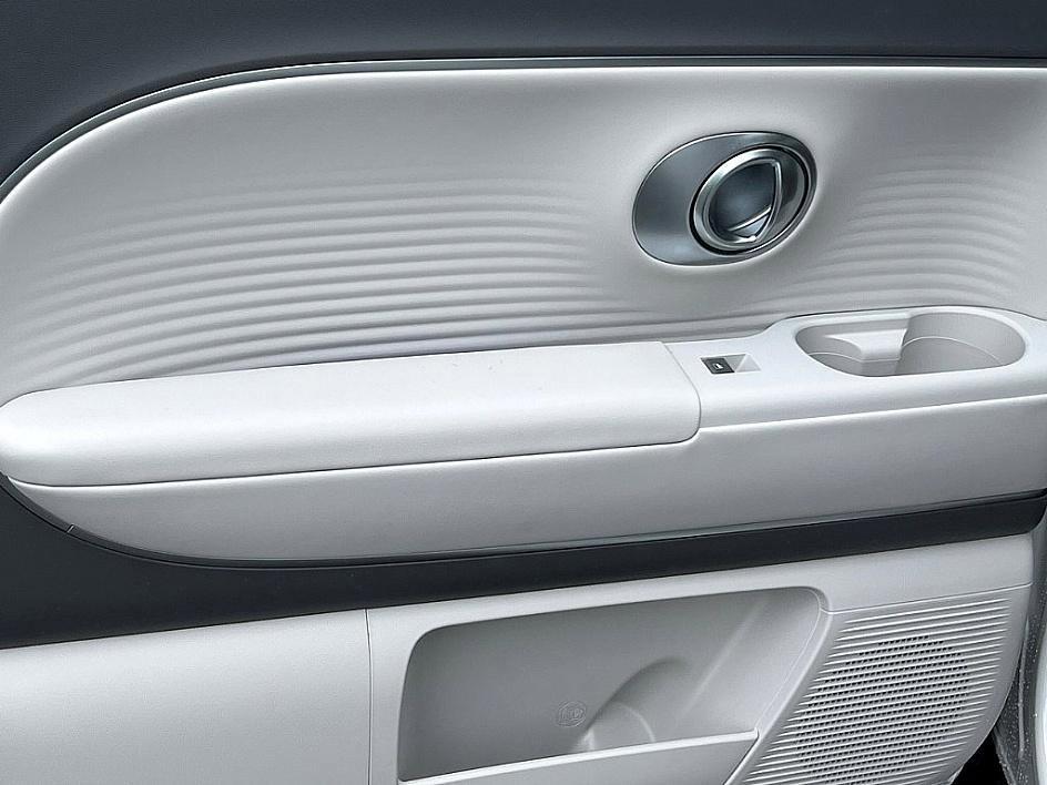 new 2026 Hyundai IONIQ 9 car, priced at $61,838