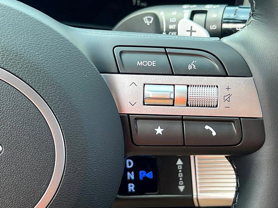 new 2025 Hyundai TUCSON Hybrid car, priced at $34,553