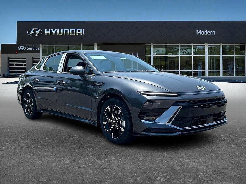 new 2025 Hyundai Sonata Hybrid car, priced at $30,324