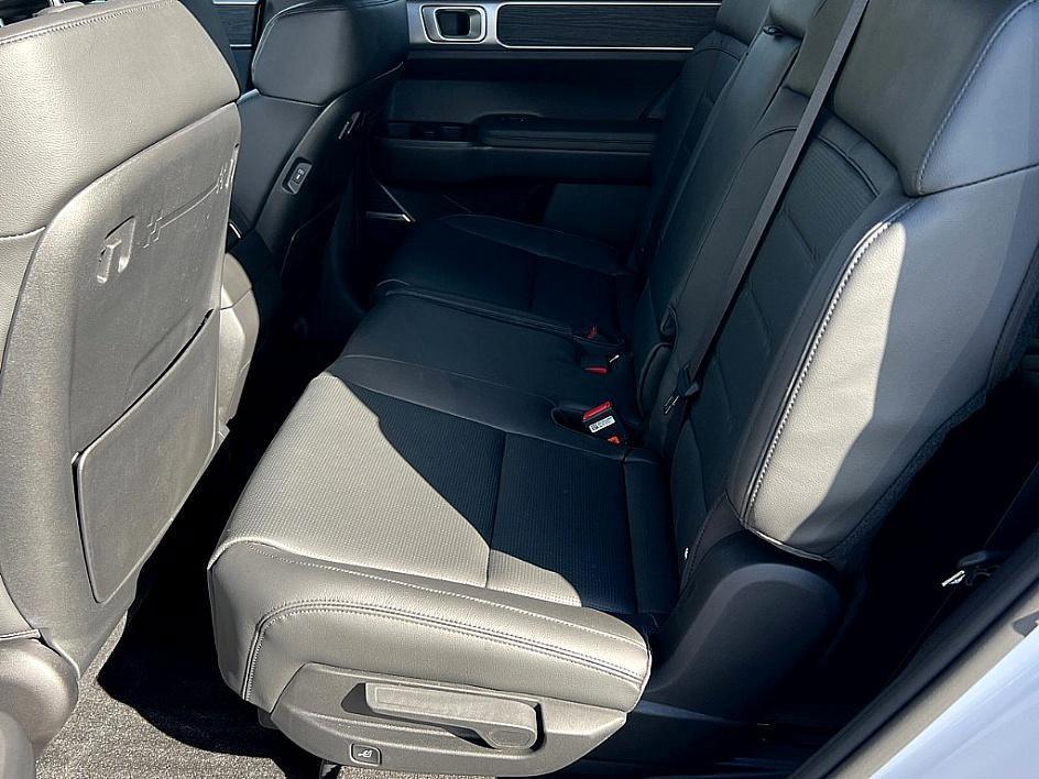 used 2025 Hyundai SANTA FE HEV car, priced at $42,998