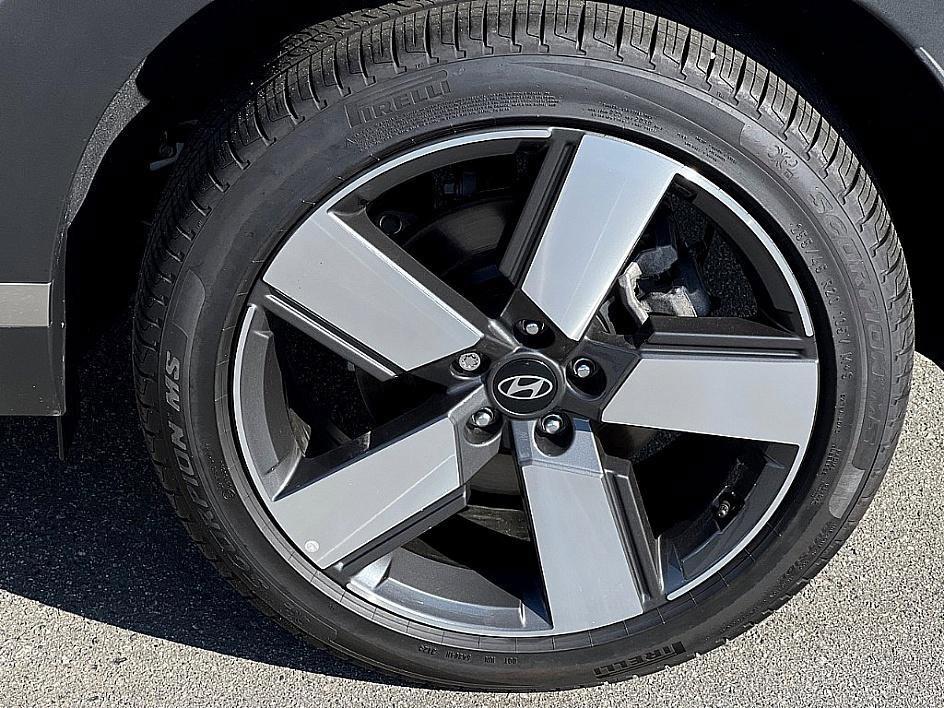 used 2025 Hyundai SANTA FE HEV car, priced at $42,998