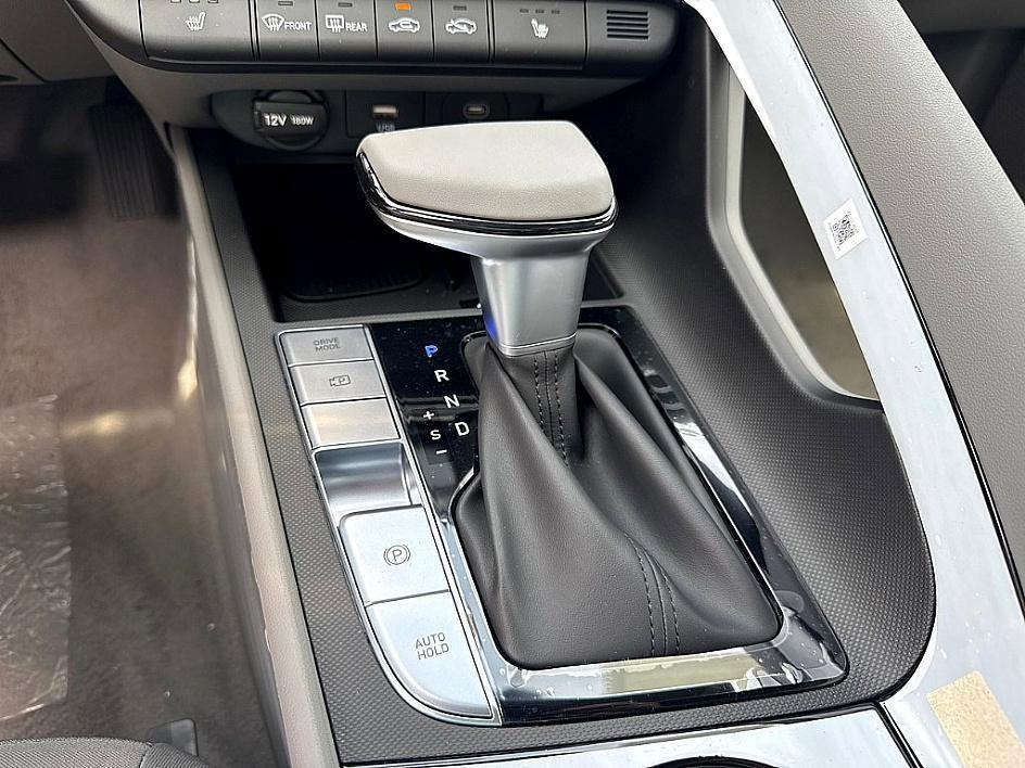 new 2025 Hyundai Elantra car, priced at $25,406