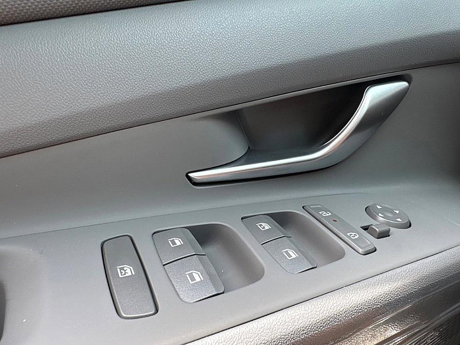 new 2025 Hyundai Elantra car, priced at $25,406