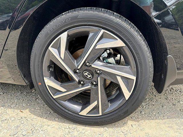 new 2025 Hyundai Elantra car, priced at $25,406