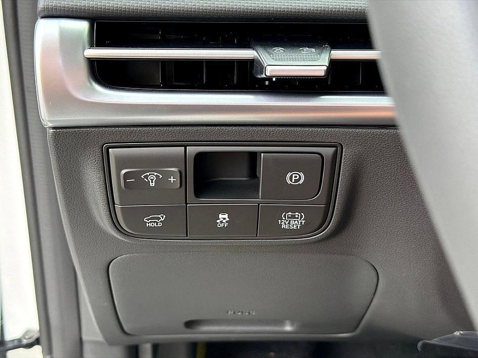 new 2026 Hyundai TUCSON Hybrid car, priced at $32,435