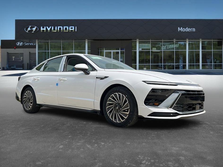 new 2025 Hyundai Sonata Hybrid car, priced at $31,869
