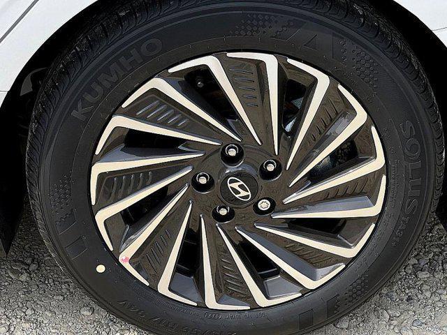 new 2025 Hyundai Sonata Hybrid car, priced at $30,870