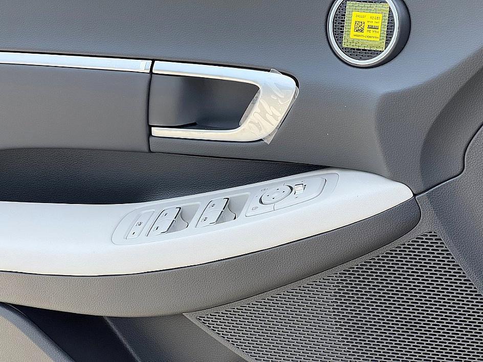 new 2025 Hyundai Sonata Hybrid car, priced at $31,869