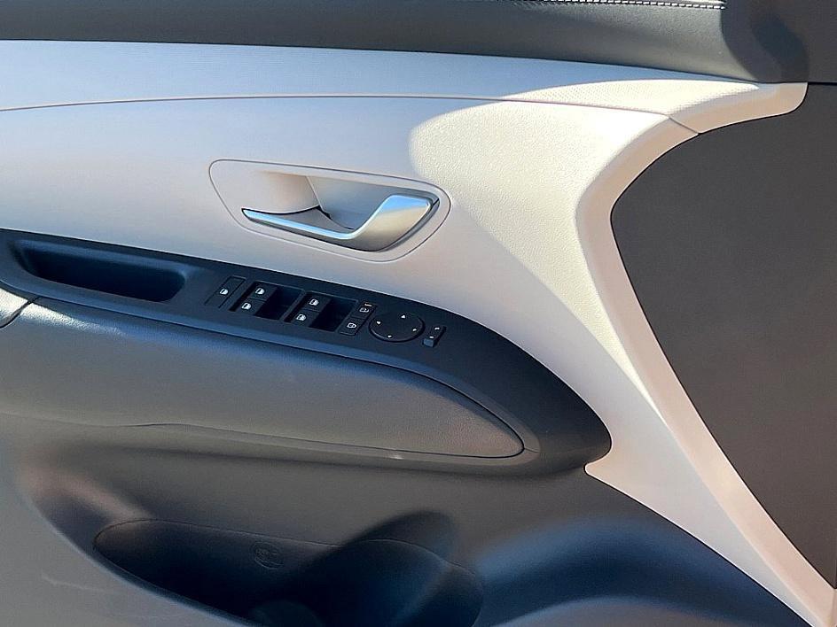 new 2026 Hyundai TUCSON Hybrid car, priced at $32,048