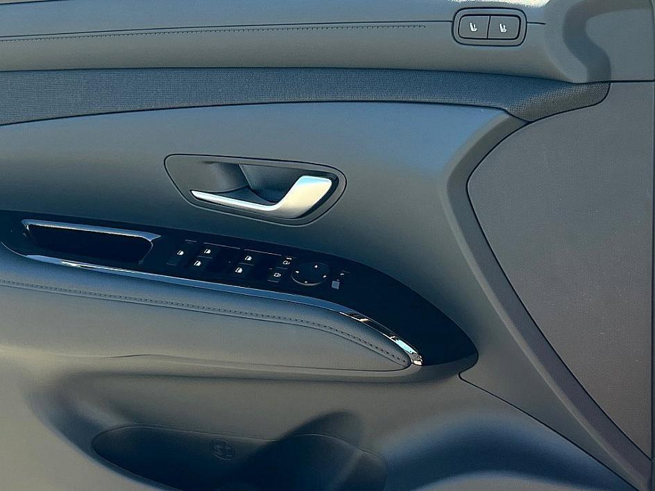 new 2026 Hyundai TUCSON Hybrid car, priced at $39,995