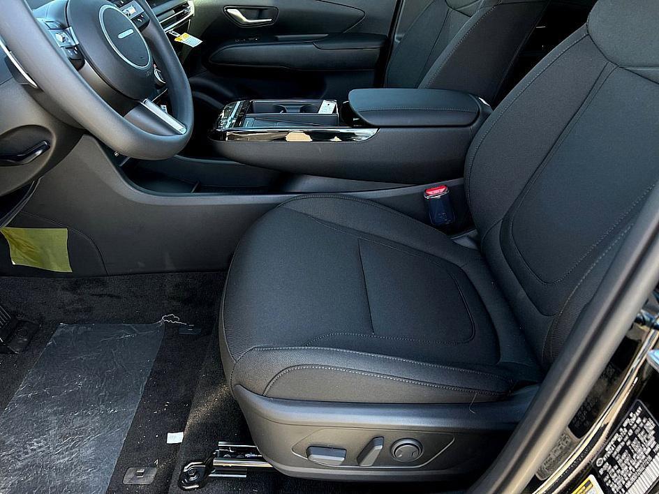 new 2025 Hyundai TUCSON Hybrid car, priced at $33,233