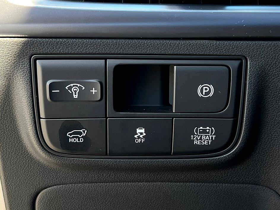 new 2025 Hyundai TUCSON Hybrid car, priced at $33,233