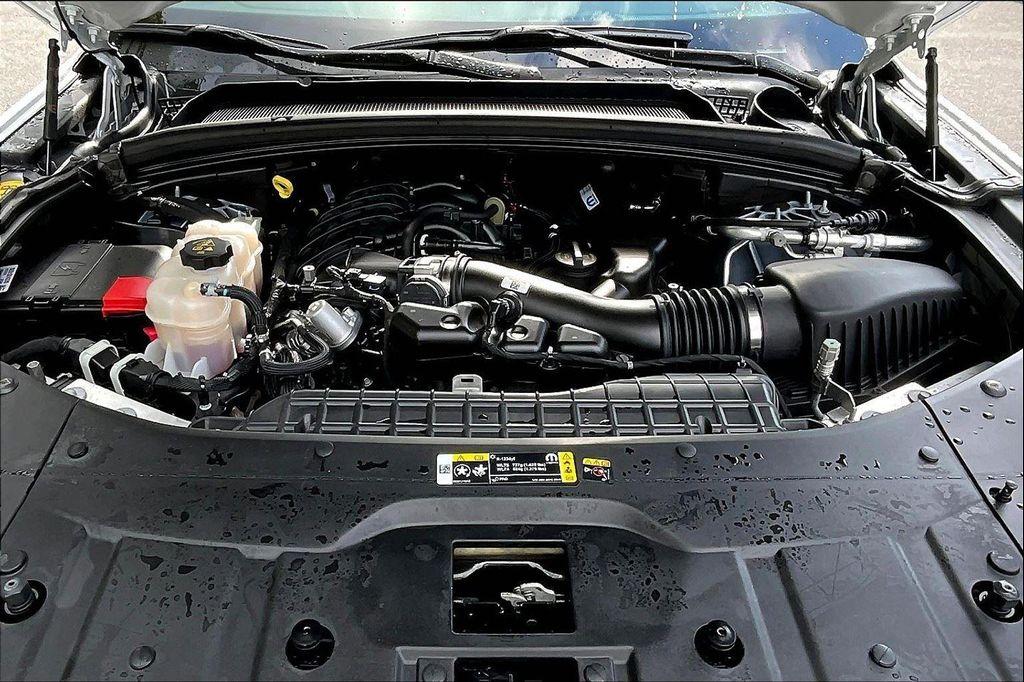 used 2024 Jeep Grand Cherokee car, priced at $37,663
